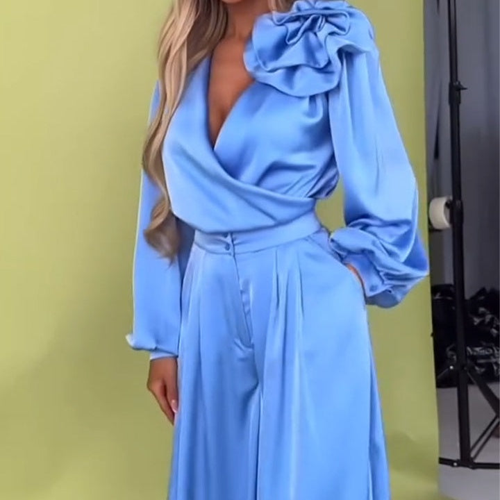 Witoria | Elegancki zestaw z satyny – koszula kopertowa z długimi rękawami i szerokie spodnie