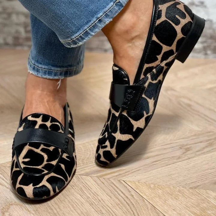 Zora | Szykowne loafersy z fakturowanym panterkowym wzorem