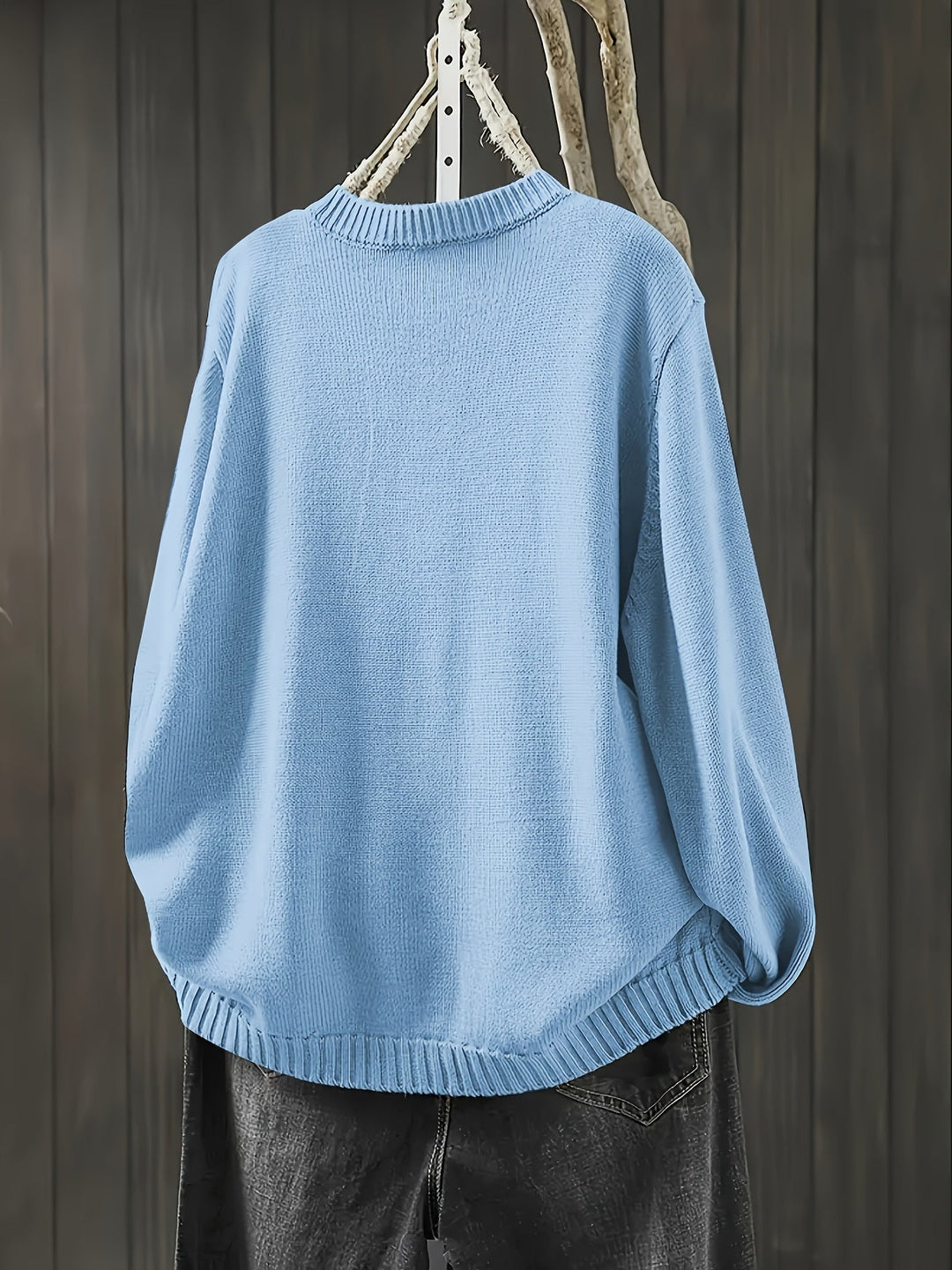 Sweter rozpinany z kolorowymi guzikami – codzienny komfort i odrobina radości