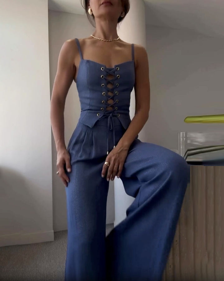 Natasza | Dopasowany top inspirowany gorsetem i plisowane spodnie – komplet