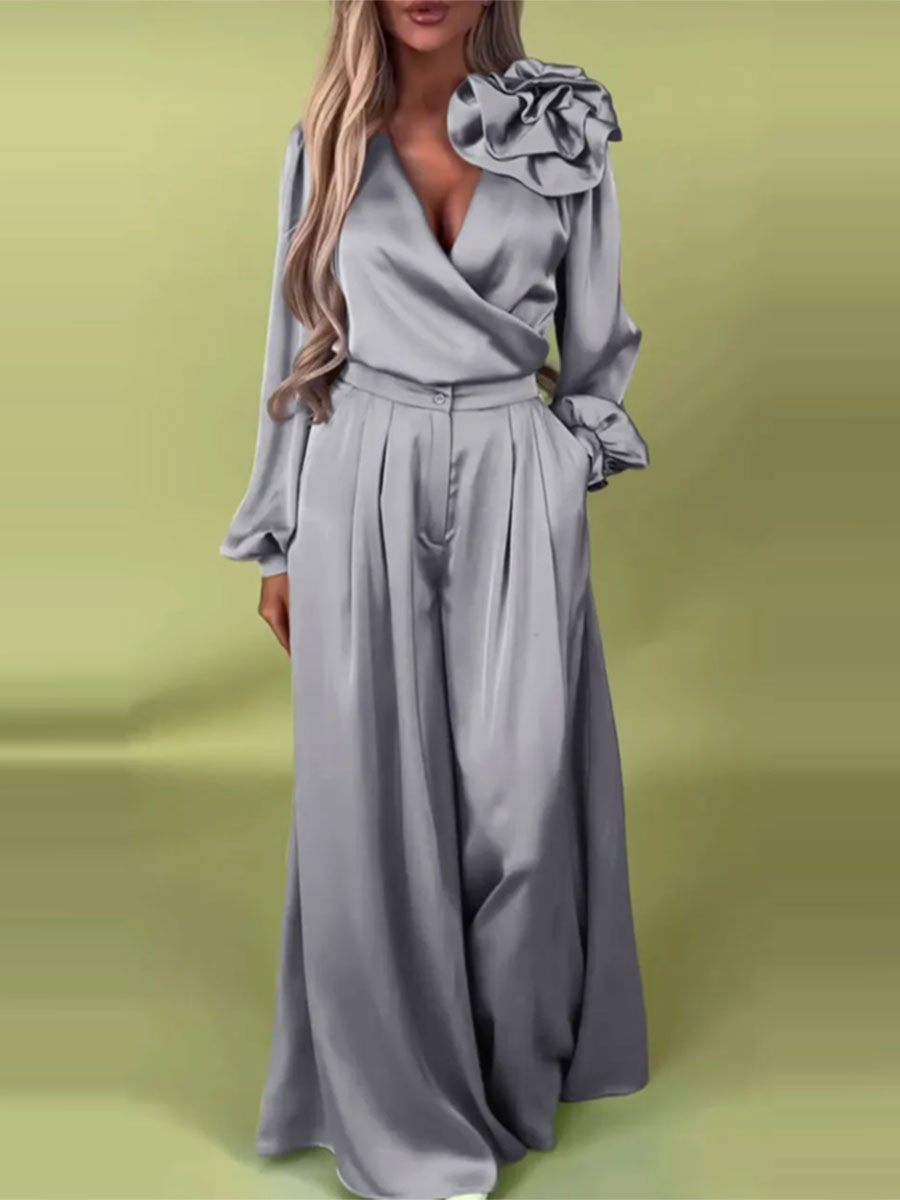 Witoria | Elegancki zestaw z satyny – koszula kopertowa z długimi rękawami i szerokie spodnie