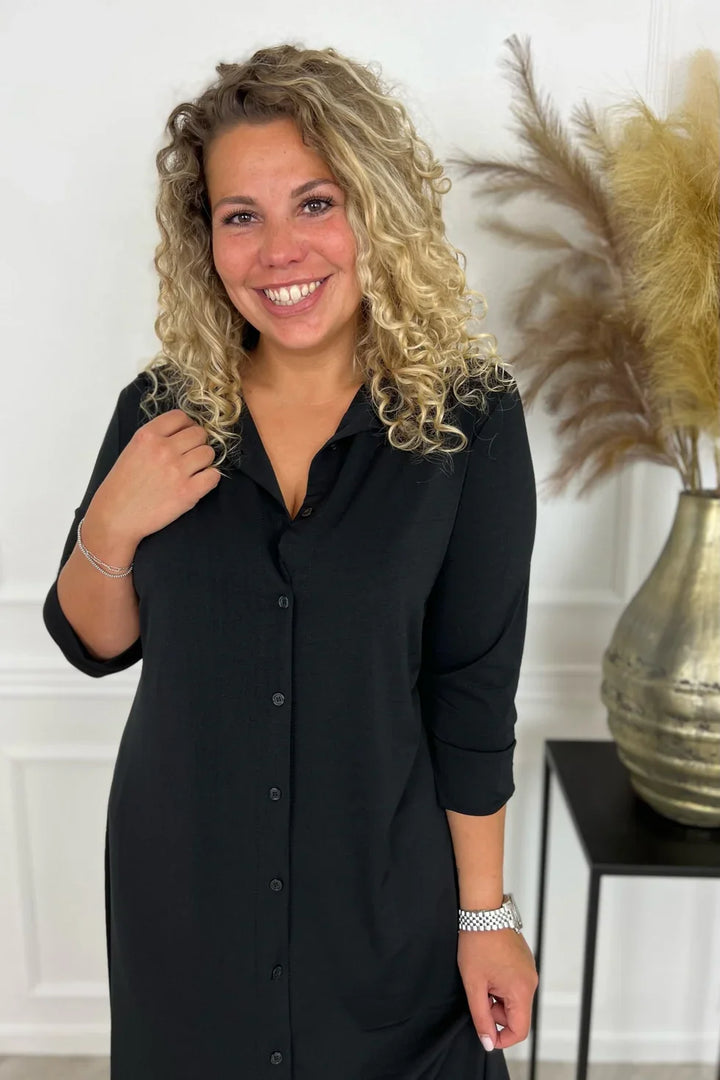 Grazyna | Koszulowa sukienka midi z klasycznym kołnierzykiem i zwiewną linią A