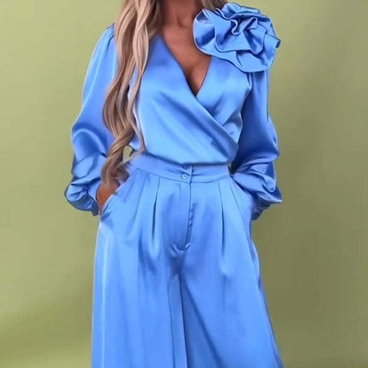 Witoria | Elegancki zestaw z satyny – koszula kopertowa z długimi rękawami i szerokie spodnie