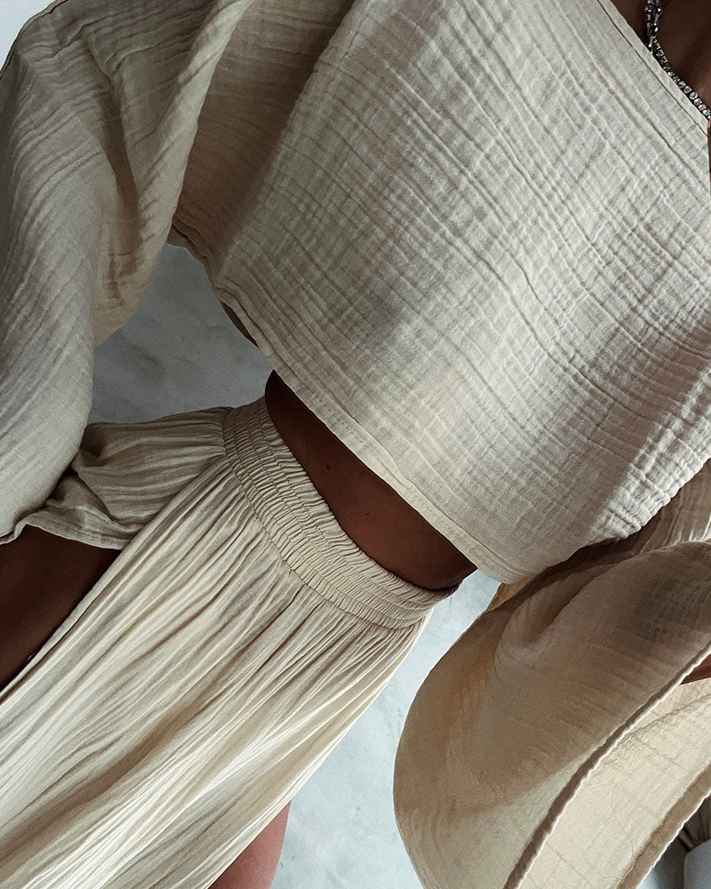 Britta | Dwuczęściowy zestaw: krótki top z długim rękawem i spódnica z wysokim rozcięciem