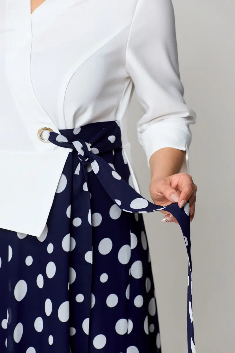 Jagienka | damski zestaw o ponadczasowym uroku dla każdej krągłości