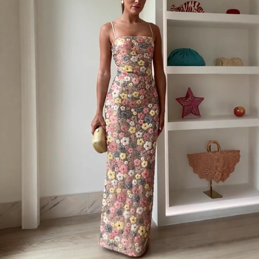 Wiktoria | Błyszcząca sukienka z cekinami w kwiatowy wzór inspirowana latami 80