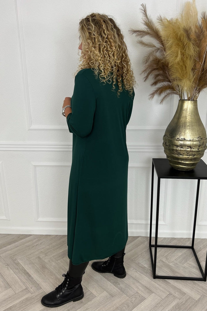 Grazyna | Koszulowa sukienka midi z klasycznym kołnierzykiem i zwiewną linią A