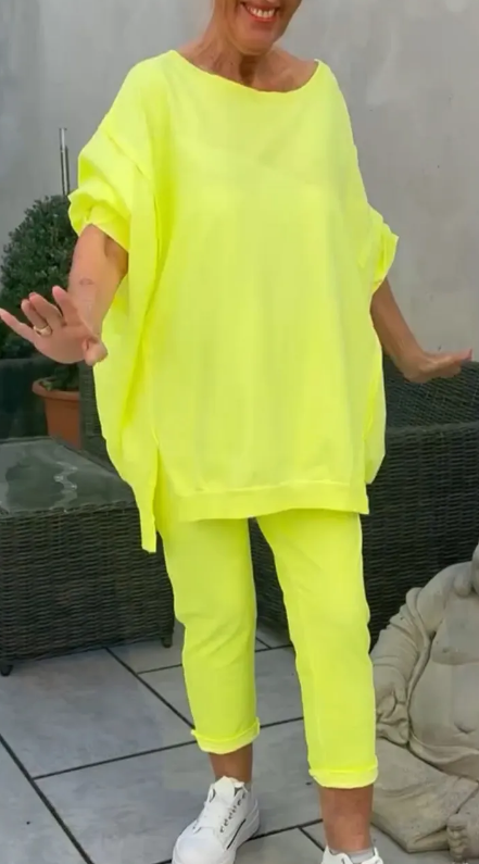 Teresa | Dwuczęściowy komplet damski z topem z okrągłym dekoltem i spodniami