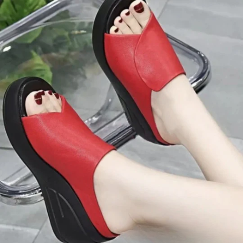 Krystyna | Odważne i piękne kliny dla codziennego stylu glamour