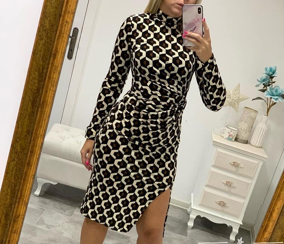 Patrycja | Sukienka Midi z Mock Neck o Dopasowanej Sylwetce i Bocznym Rozcięciem