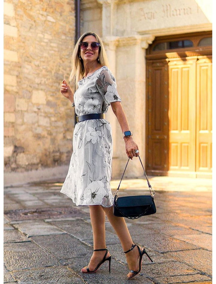 Eliza | Sukienka midi z okrągłym dekoltem i siateczkowym nadrukiem w kwiaty