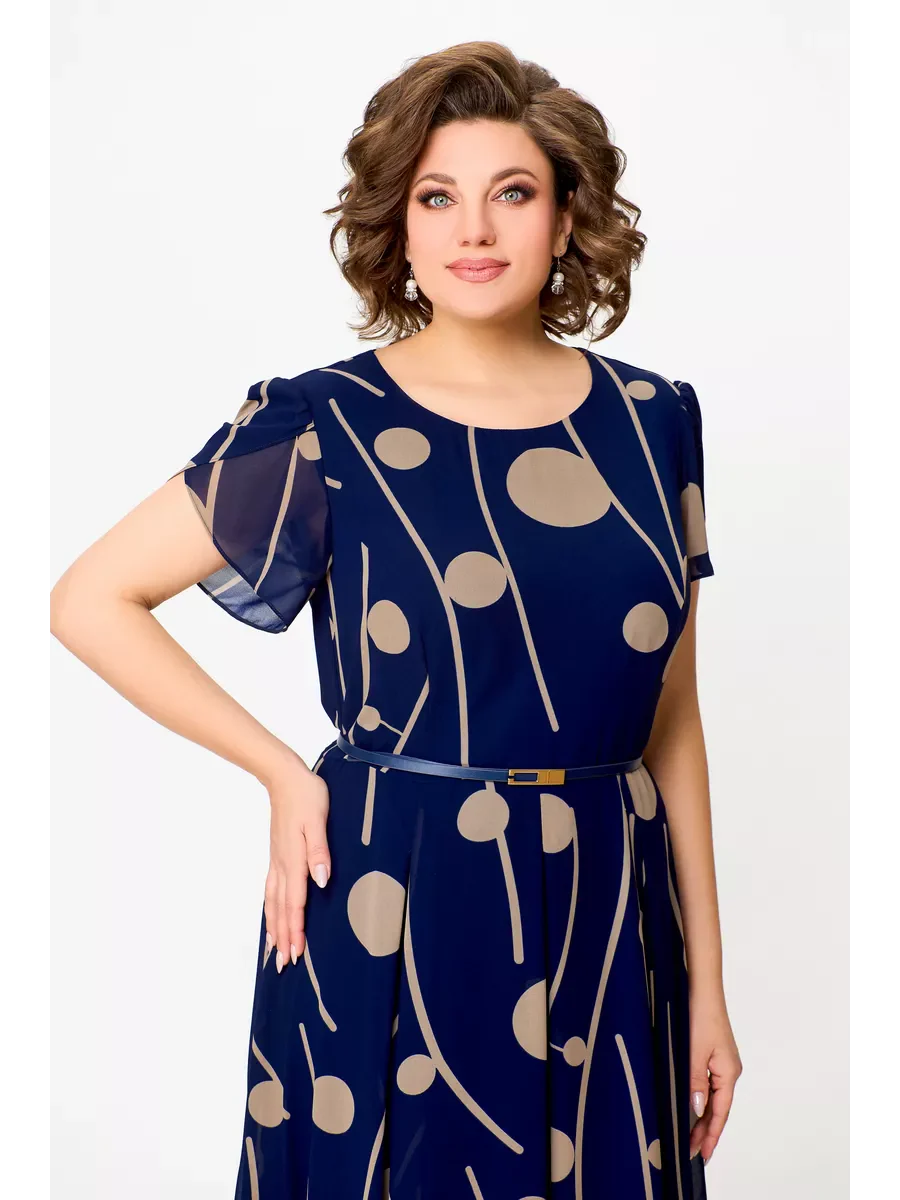 Celina | Lekka sukienka z fakturą przypominającą szyfon i nowoczesnym nadrukiem