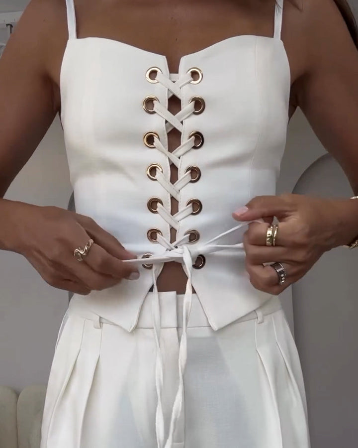 Natasza | Dopasowany top inspirowany gorsetem i plisowane spodnie – komplet