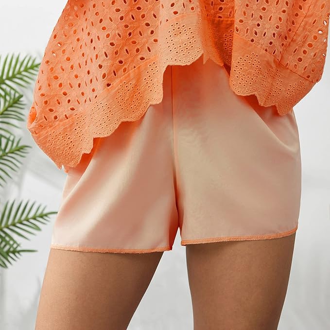 Larysa | Bawełniana sukienka mini z delikatnym ażurowym wzorem i wszytymi szortami