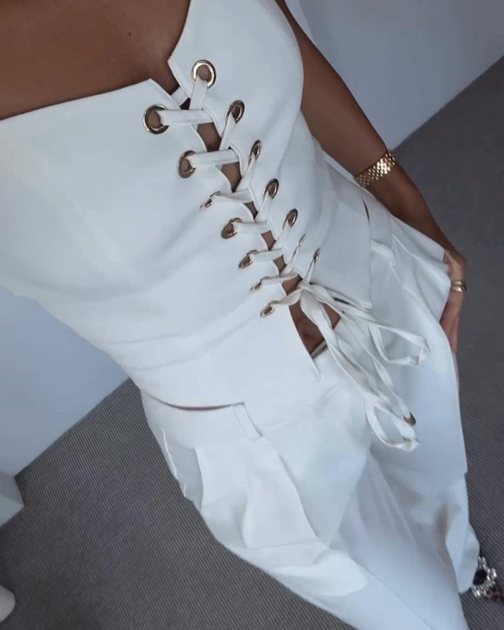 Natasza | Dopasowany top inspirowany gorsetem i plisowane spodnie – komplet