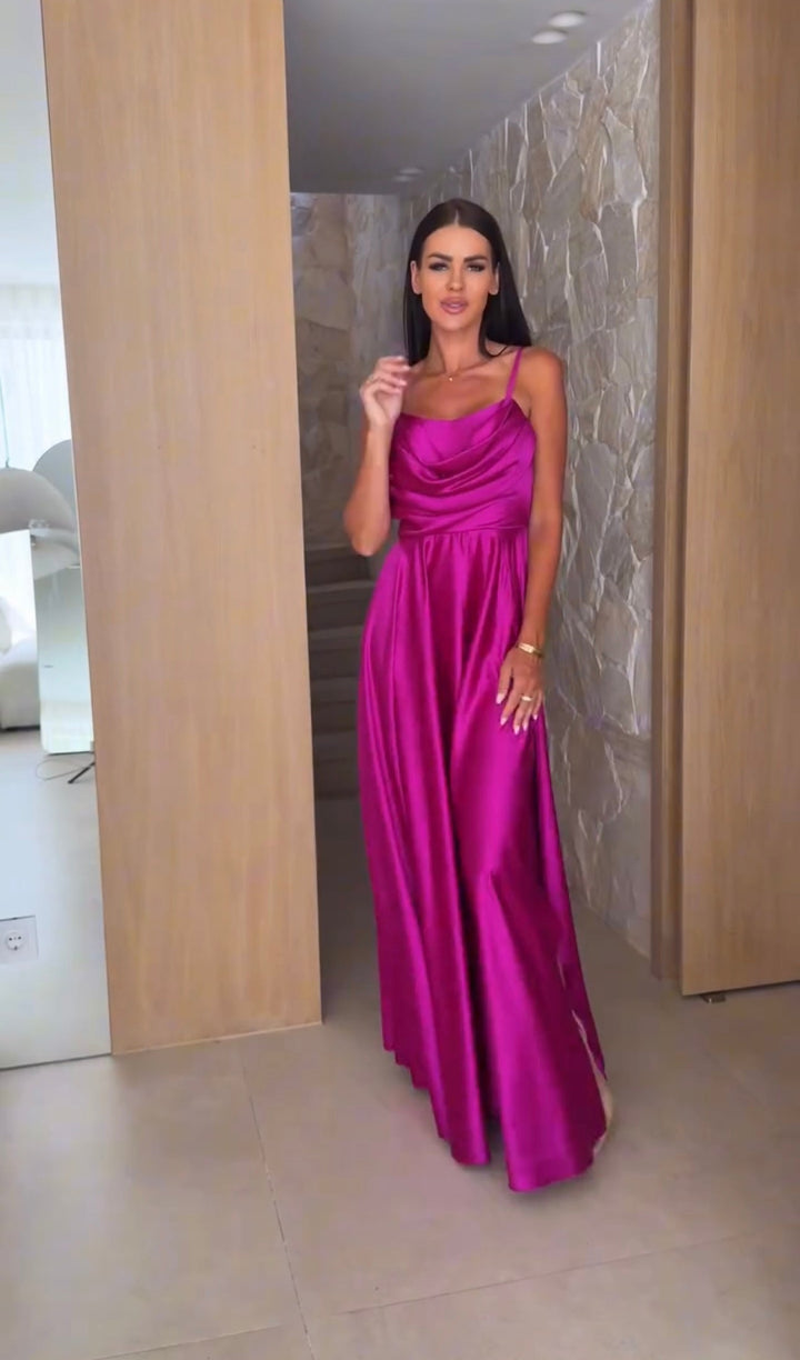 Kryśka | Elegancka sukienka z wysokim rozcięciem z boku