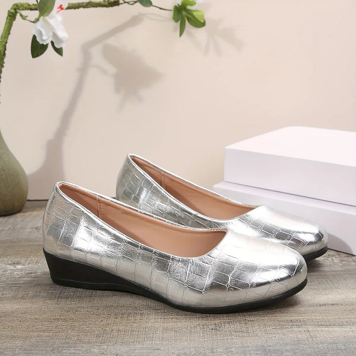 Halszka | Czółenka na Niskim Koturnie z Wytłoczeniem Krokodyla